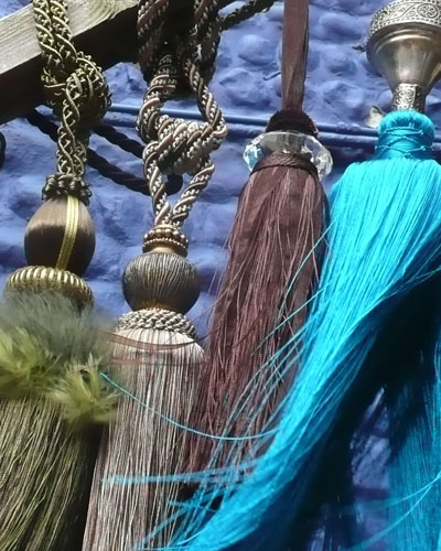  Trimmings and tassles